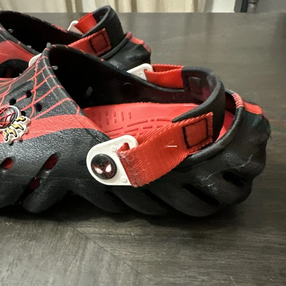 Crocs Team Spider-Man Echo Glow Clog - GLOW-IN-THE-DARK SPIDEY Kids Sz: J6 US